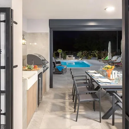Luxurious In Holiday home *