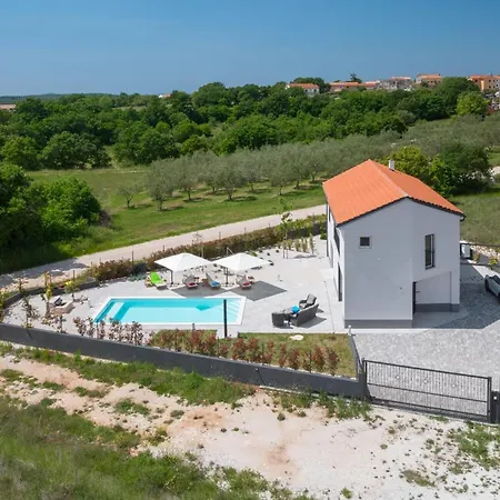 Luxurious In Holiday home *